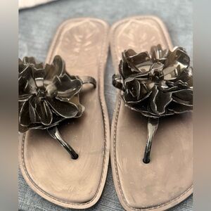 FARM Rio flower jelly thong sandals. US 8/9
